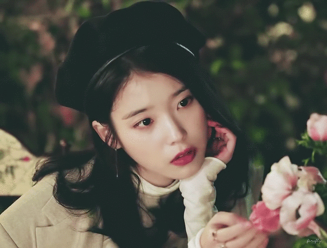 iu 李知恩 李智恩 动图 cr:logo