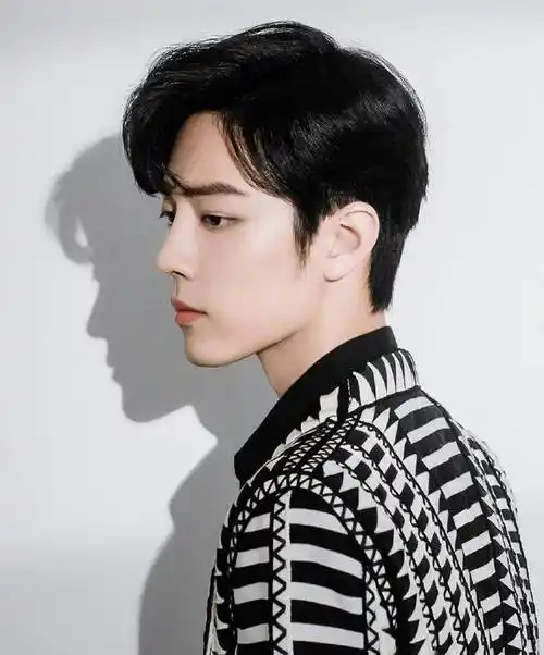 肖战的两幅手绘别有深意_束光_星星_光芒