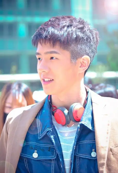 刘昊然剪萌呆碎发刘海造型 最新款短发搭配碎刘海发型