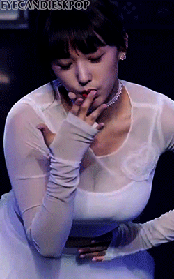 98年的程潇胸大腿粗体重过百却成为韩国人心中最爱的cg好身材