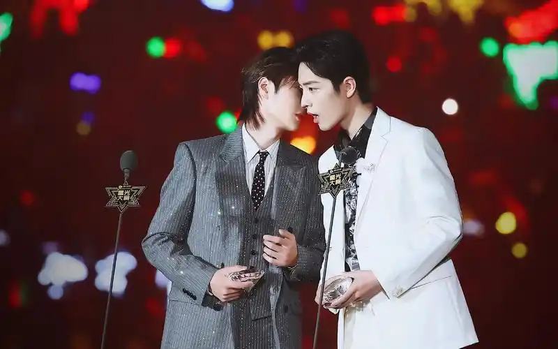 【博君一肖】陪你走过星光大赏,感谢万众瞩目下身边有你