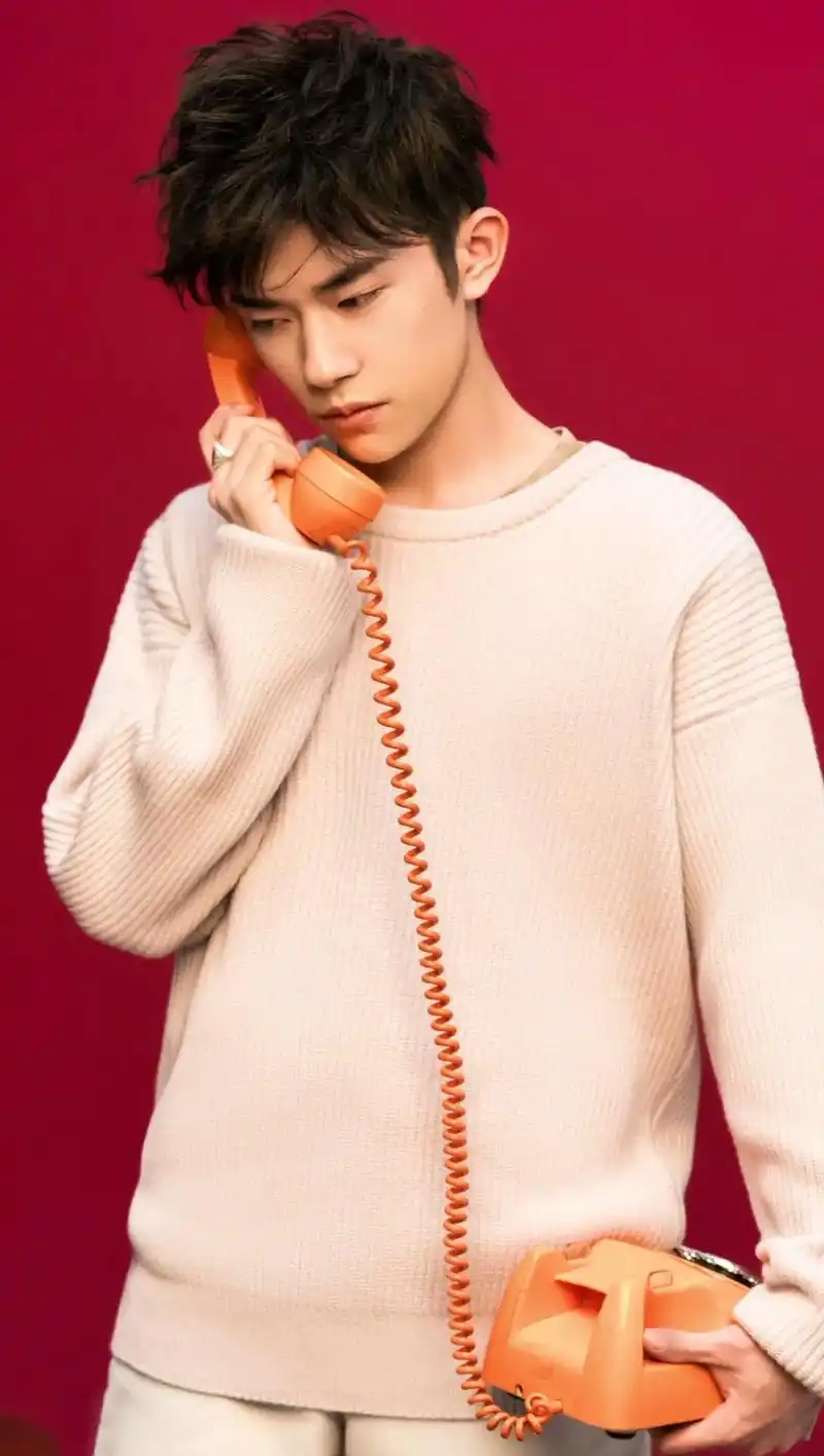 摊派了 没你 不行95 #易烊千玺 #抖音图文来了 #壁纸  - 抖音