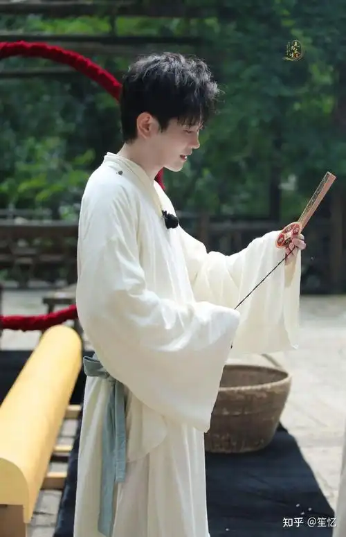 孟鹤堂的哪张照片让你看第一眼就觉得很惊艳