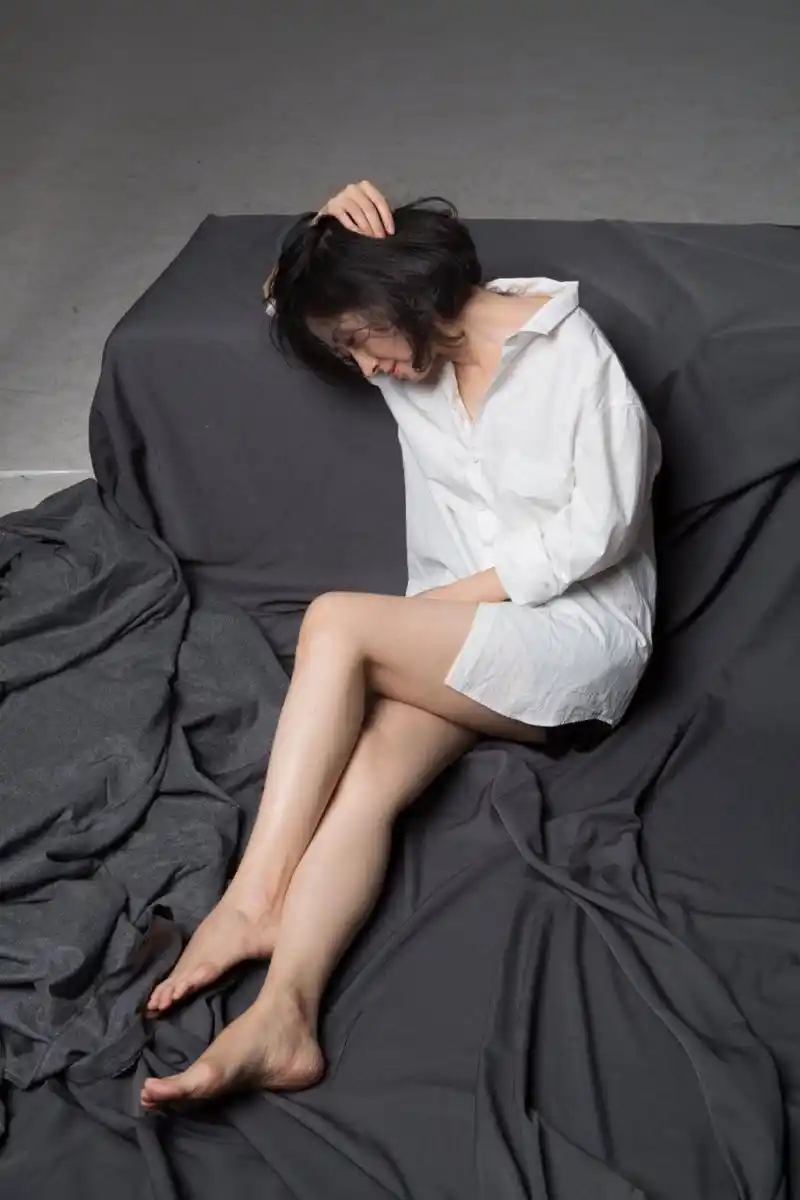 刘敏涛  美腿玉足写真