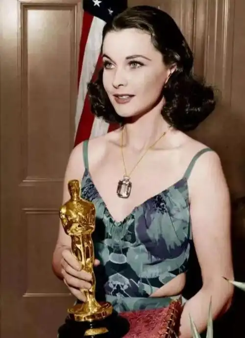 拍乱世佳人时费雯丽多大(乱世佳人费雯丽)