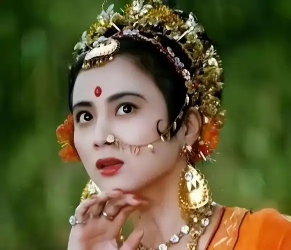 提到玉兔,人们最为熟知的形象便是87版西游记中由李玲玉饰演的天竺国