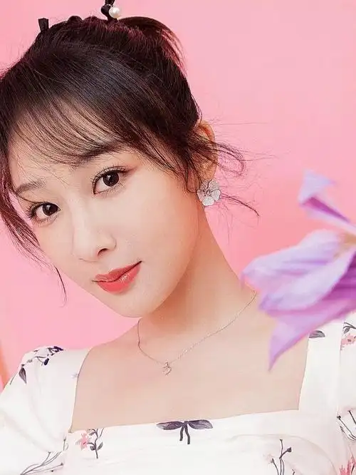 "杨紫的演技惊艳了世俗,也惊艳了我,肮脏的娱乐圈,自从有了他