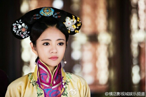 戏里戏外大不同安以轩戏内温婉典雅戏外搞怪卖萌爱自拍