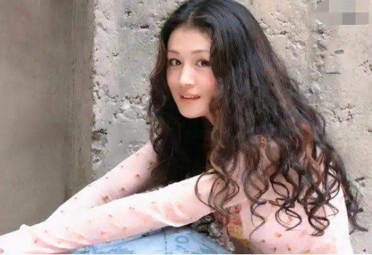 于月仙年轻时有多美?遇到赵本山后,她疯狂增重,还去乡村学种地