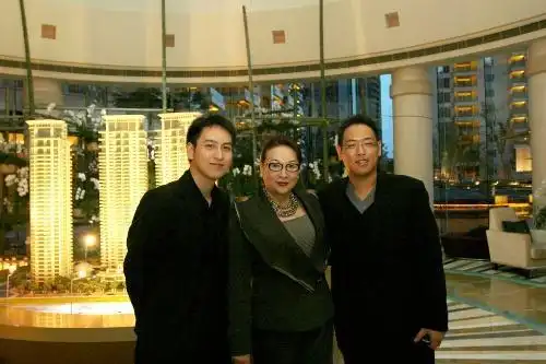 汤臣集团汤珈铖汤子嘉同父同母为何颜值差这么多?