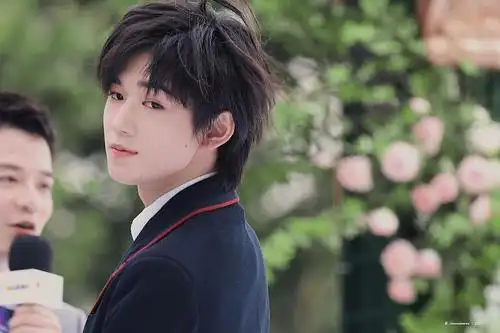 新人进组报道宋亚轩电脑壁纸或许有人想充实我的文件夹吗