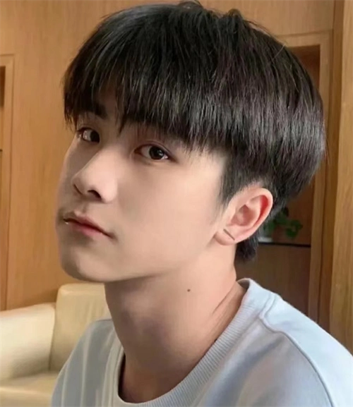 男生韩式微分碎盖 女生眼中的男友发型_韩式男发 - 美发站