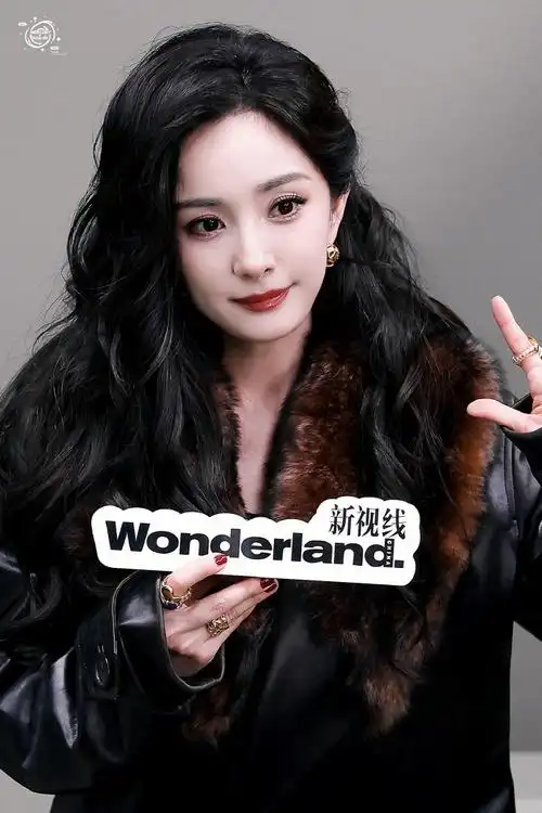 杨幂##杨幂总裁出街##杨幂工作室的审美