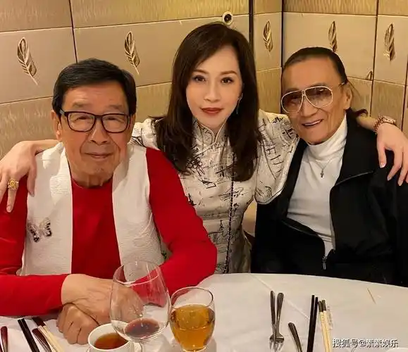 关之琳生活聚会照公开,一群姐妹都很会保养,名媛邱李茂琪露面_顾纪筠