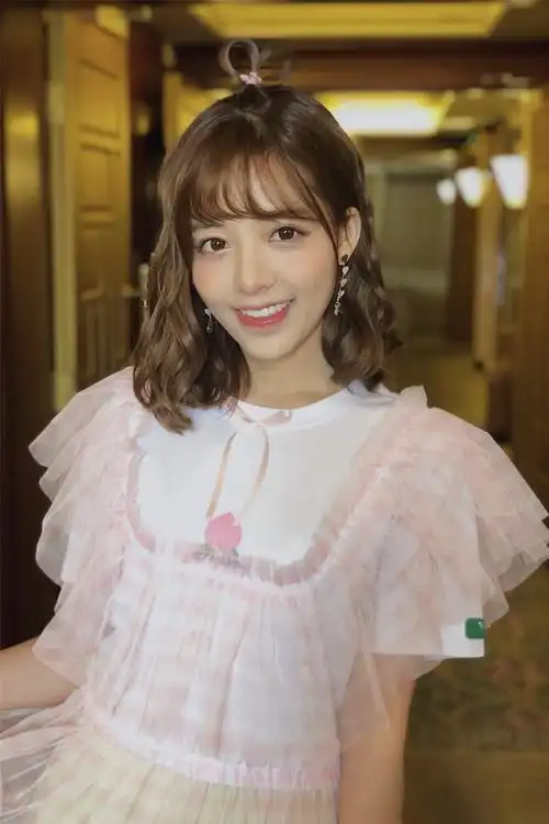 董芷依变身"电竞小魔女"亮相活动 软萌少女实力吸睛