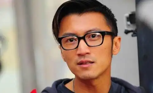 同样是素颜,谢霆锋帅到发光苏有朋干净绅士,鹿晗让人认不出