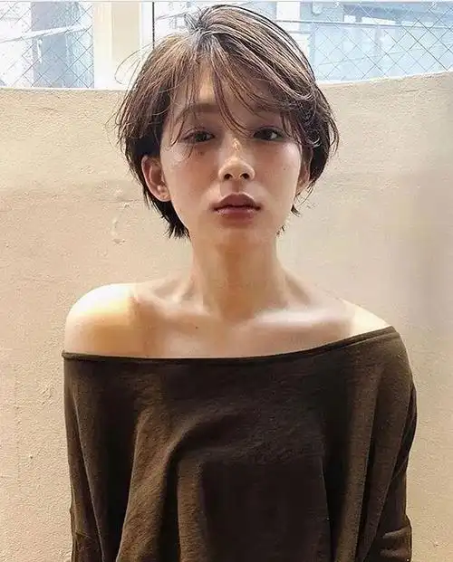 脸型好看的女生真的可以 dream 一下 " 露耳超短发 "|发型|刘海|圆脸