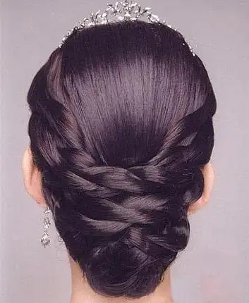 介绍几款韩国动人新娘盘发