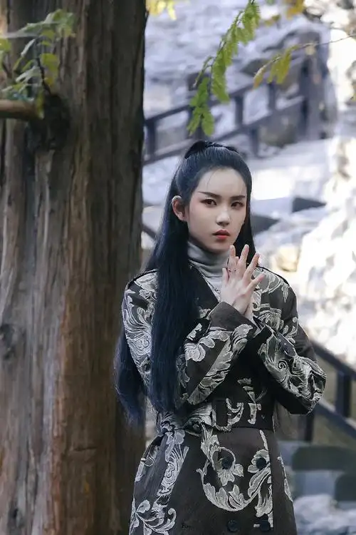 陆柯燃[超话]##陆柯燃给自己古装打7分