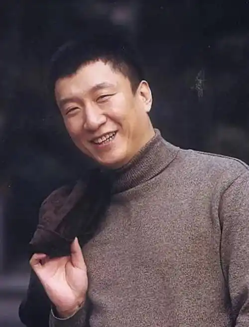 成名之后的孙红雷沉浸在成功的喜悦中,《像雾像雨又像风》剧照"阿莱"