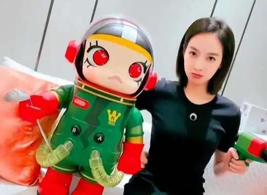 网易首页>网易号>正文申请入驻> 其中还有许多明星也都是泡泡玛特的