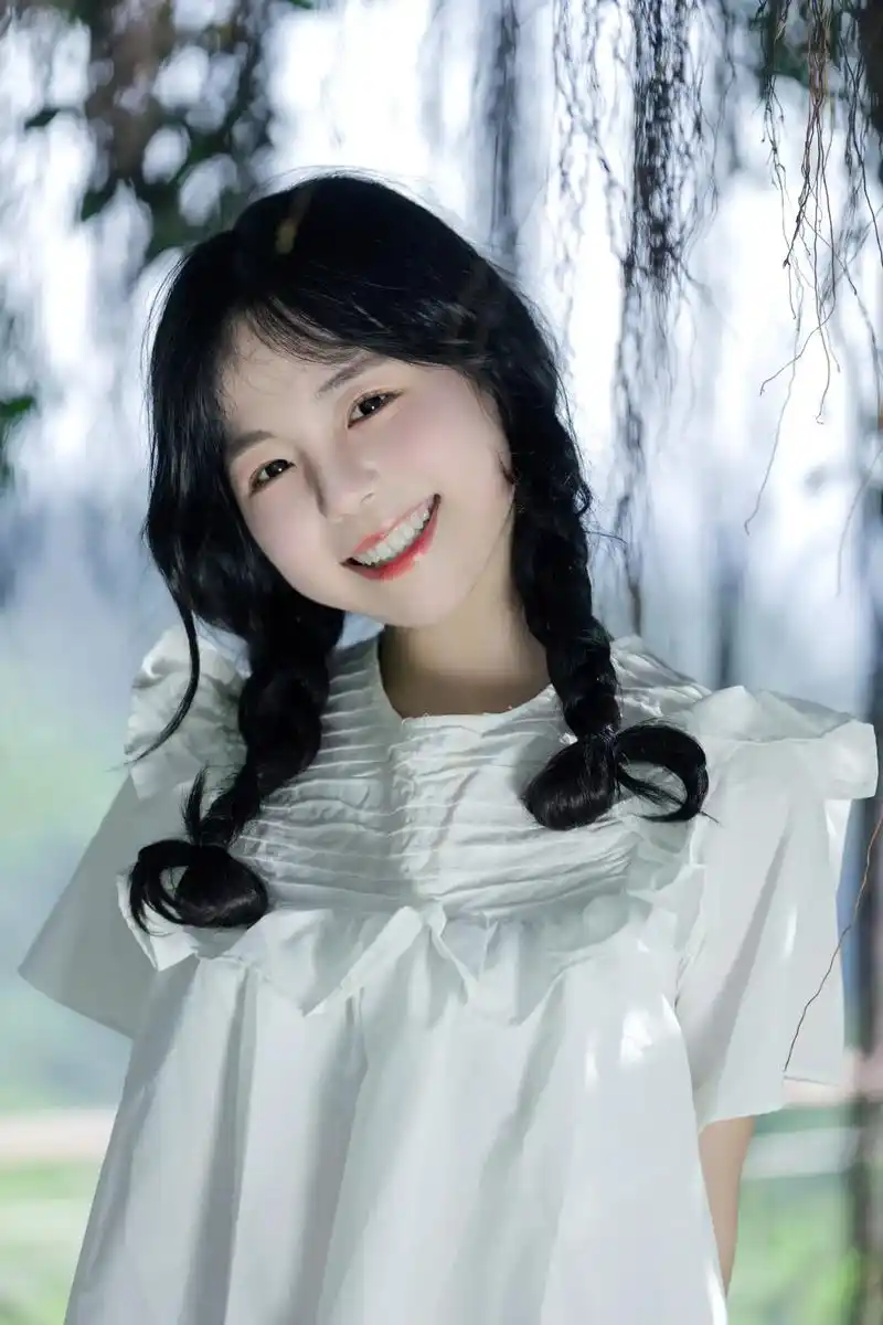 没有见过比她笑的更甜的女孩了.#甜系女孩 #治愈系笑容 #摄 - 抖音