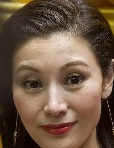 47岁李嘉欣近照大曝光, 一细节可以看出她现在过的好不好!