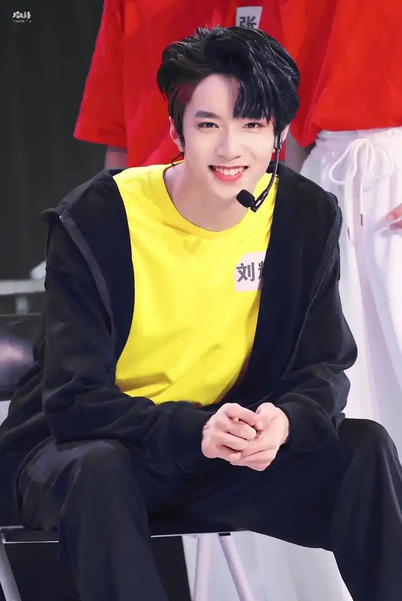 是我家的小奶包而且头发是红色的99#刘耀文 - 抖音