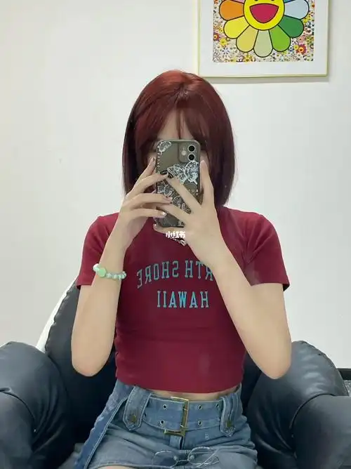 棕 不过我让tony调色偏红点 真的很显白 头发看起来也有质感发型是