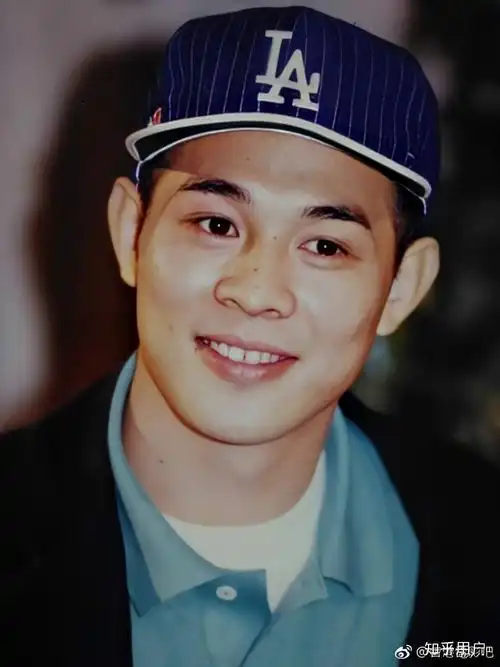 年轻的李连杰有多帅? - 知乎