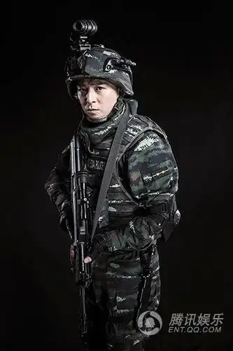 朱雨辰变硬汉 《神鹰反恐特战队》诠释军人成长