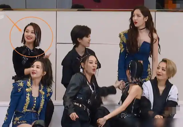 孟佳观众喜爱度第一蓝盈莹看见自己排名后表情透露内心想法