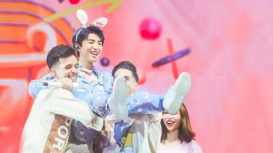 11 tfboys南京四周年演唱会… - 堆糖,美图壁纸兴趣社区