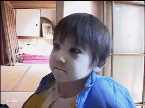 逆天咒怨里那个小男孩长大了