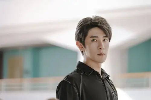 季肖冰新戏引期待好想和你在一起上演冰山男教授