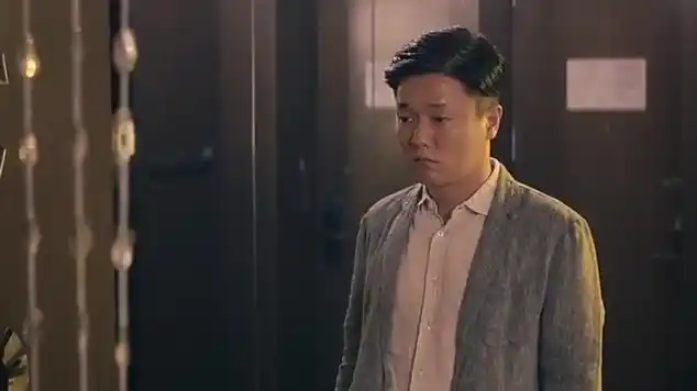 情圣片段肖央在酒店难抵美女克拉拉的睡衣诱惑