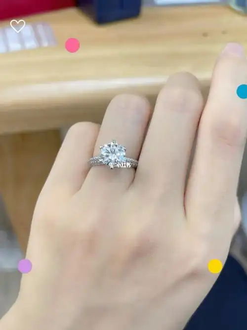 2克拉钻戒有多大