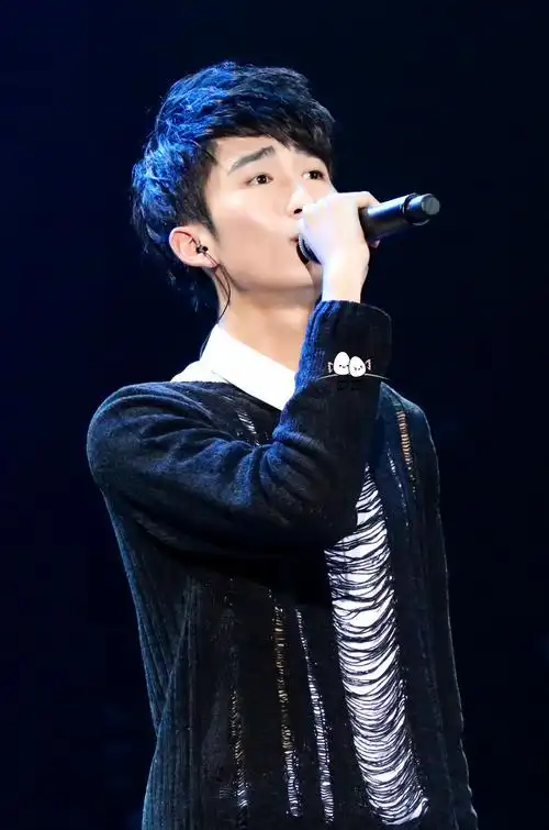 p>张阳阳,中国新生代男歌手,1991年10月1日生于新疆塔城.