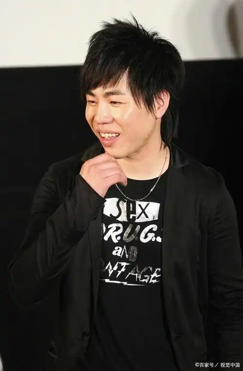 胡彦斌是一位实力派的音乐人,曾为许多歌手创作过经典的歌曲,也曾和