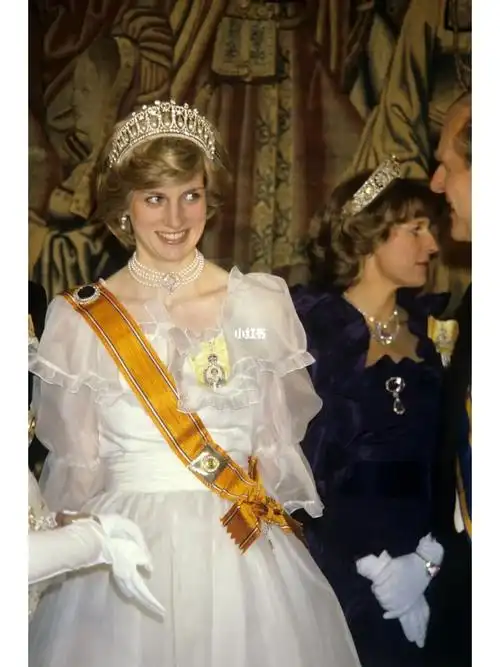 英国王室三代佩戴的珍珠项链