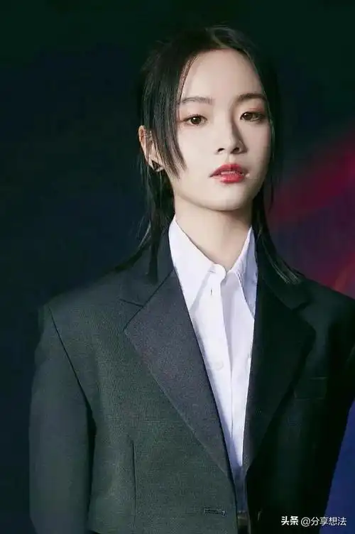 李庚希明星壁纸(3)|电池_网易订阅