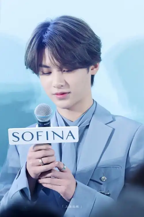 justin黄明昊【181027 索菲亚】