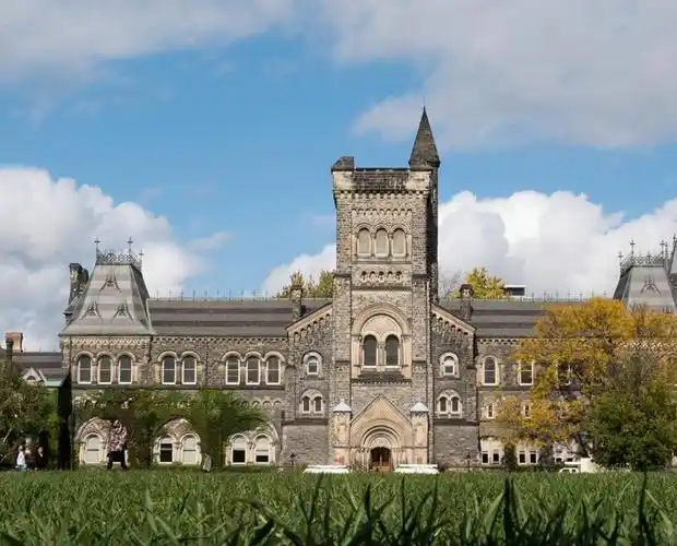 多伦多大学主校区8个风格迥异的college到底怎么选,看这一篇就够了!