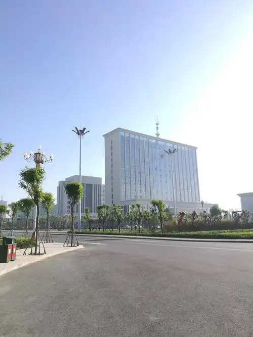 河北省沧州市任丘市北站西路靠近任丘市人民政府