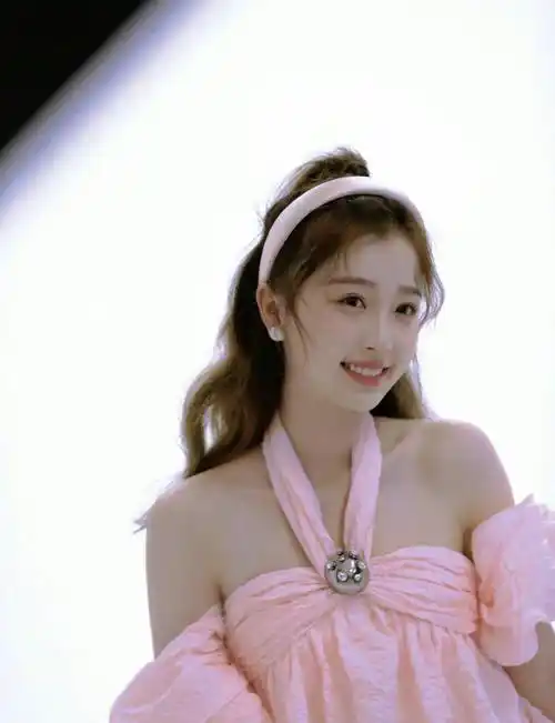 女明星虞书欣写真合集甜美可爱优雅时尚