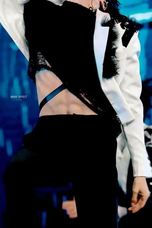 久敏他真的才16岁八块腹肌的身材管理真的一绝