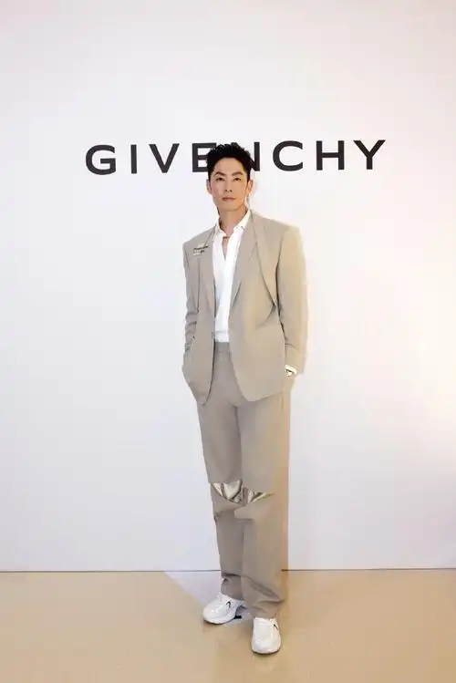 van ness吴建豪刚刚在微博上发布昨日活动照片.