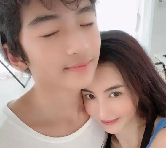 张柏芝儿子lucas照片颜值出众张柏芝生日晒儿子照片