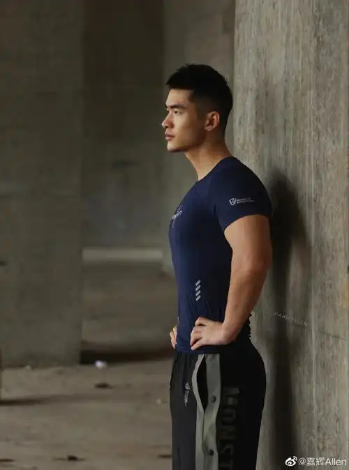 体育生##狂飙##肌肉男##紧身衣论真英雄##运动新趋势