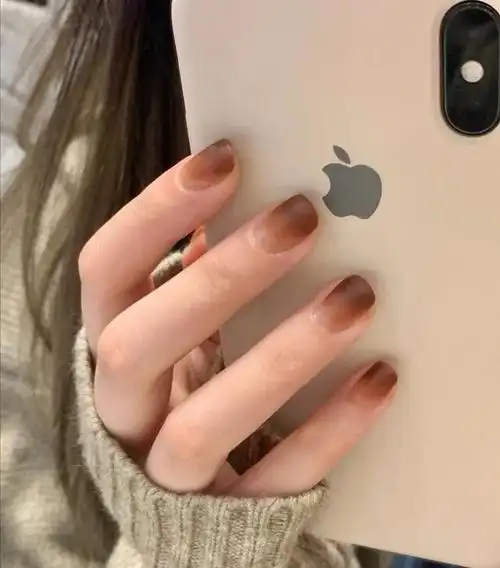 适合夏天"出街"的几款美甲,高级减龄,美得一发不可收拾